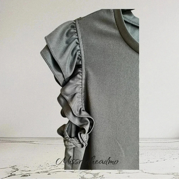 ~Adrianna Papell~ Top - Medium - Picture 3 of 5